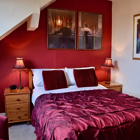 St George's 3*