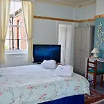 Hotel St George's 3*