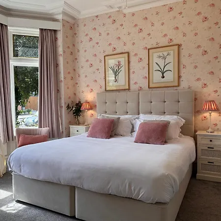 St George's Hotel 3*