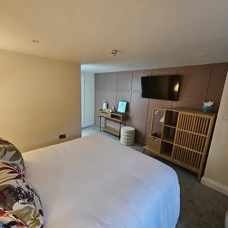 Hotel St George's 3*