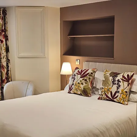 Hotel St George's 3*