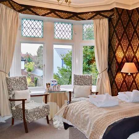 St George's 3*