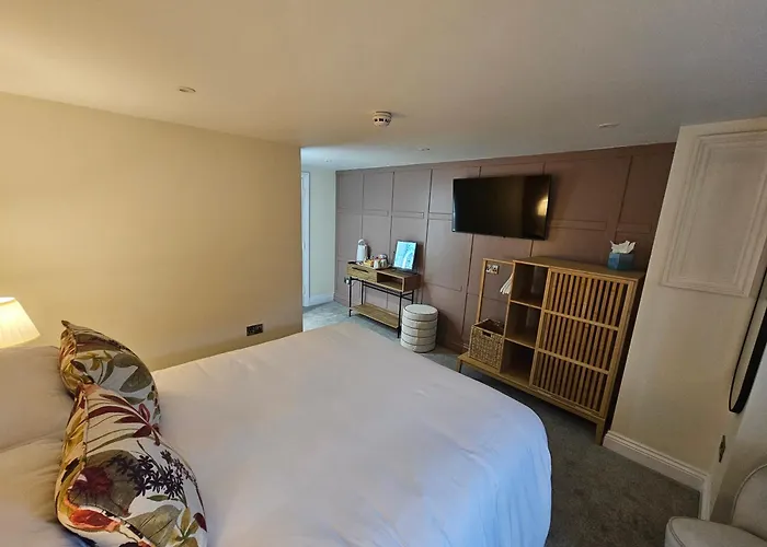 Hotel St George's 3*