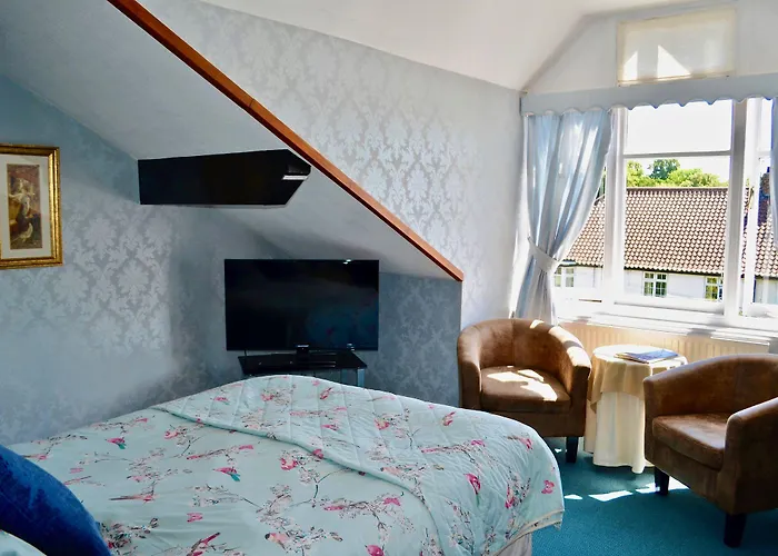 Hotel St George's 3*