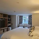 St George's 3*