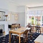 St George's 3*