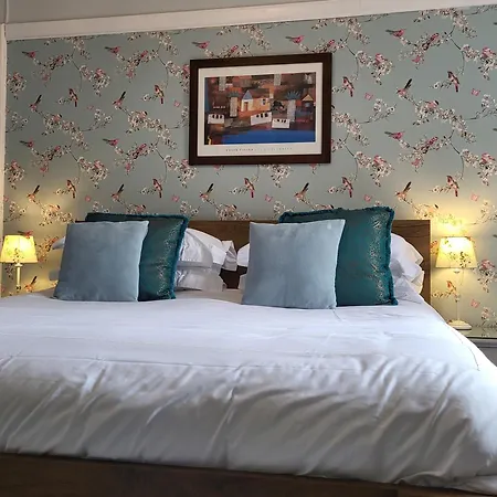 Hotel St George's